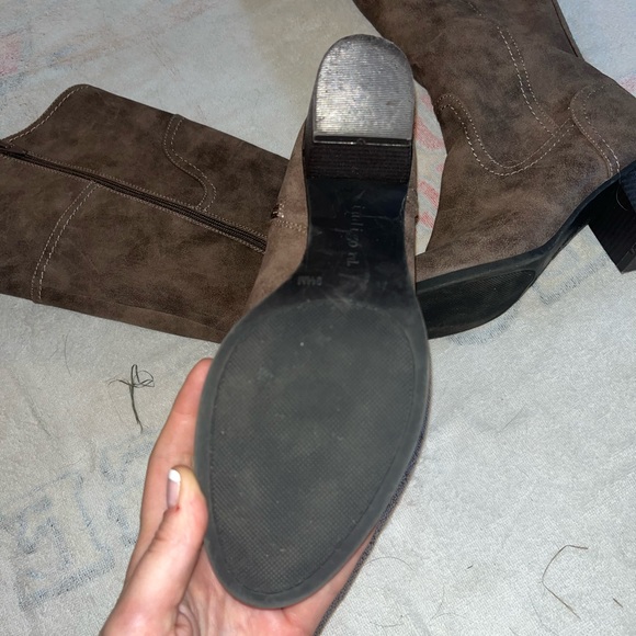 Calf High Boots - Picture 4 of 4